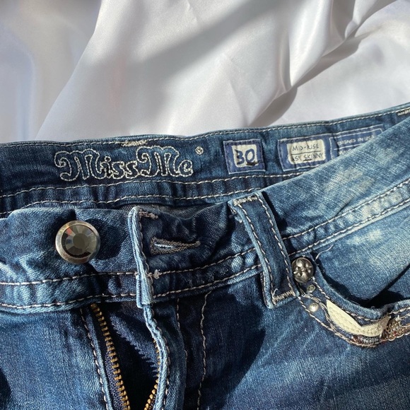 ☁️🤍VINTAGE MISS ME JEANS - Picture 5 of 5